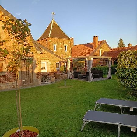 Au Repos De La Licorne Bed and Breakfast Gommegnies Buitenkant foto