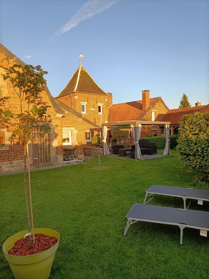 Au Repos De La Licorne Bed and Breakfast Gommegnies Buitenkant foto